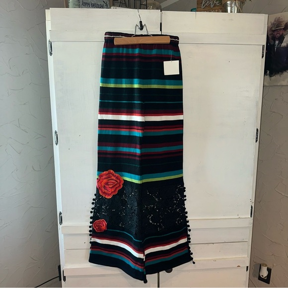 NWT Rodeo Quincy ELLA-ROSE Hobo Gypsy NWT Fiesta Crochet Flare Pants Size: Small - Picture 9 of 10
